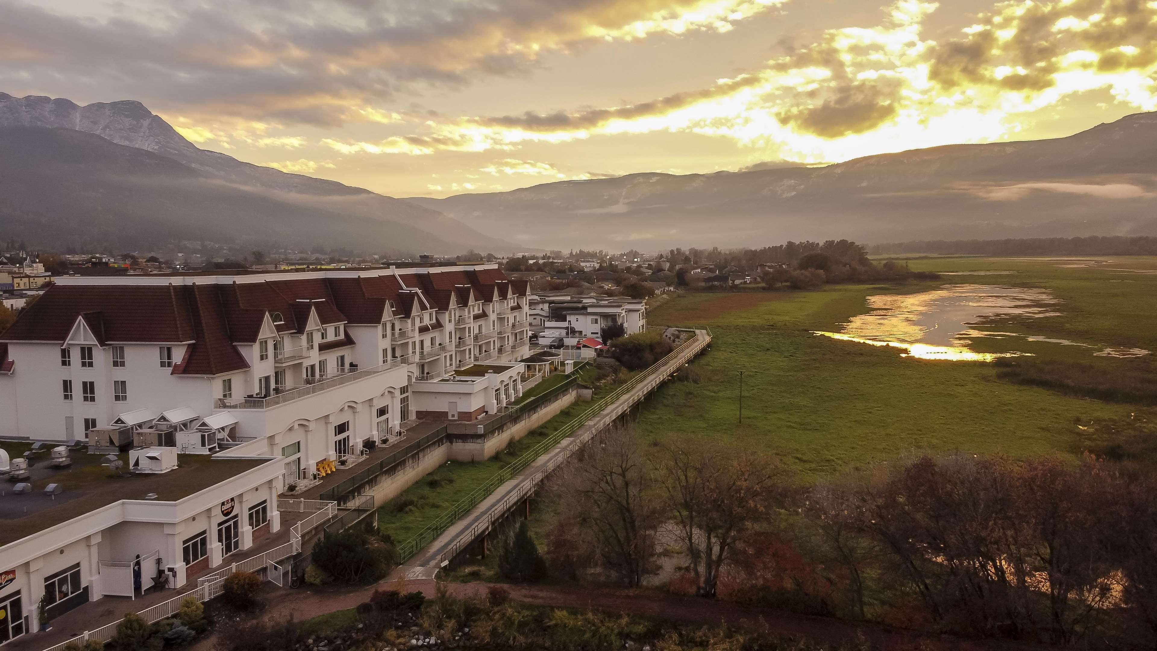 Prestige Harbourfront Resort, Worldhotels Luxury Salmon Arm Ngoại thất bức ảnh