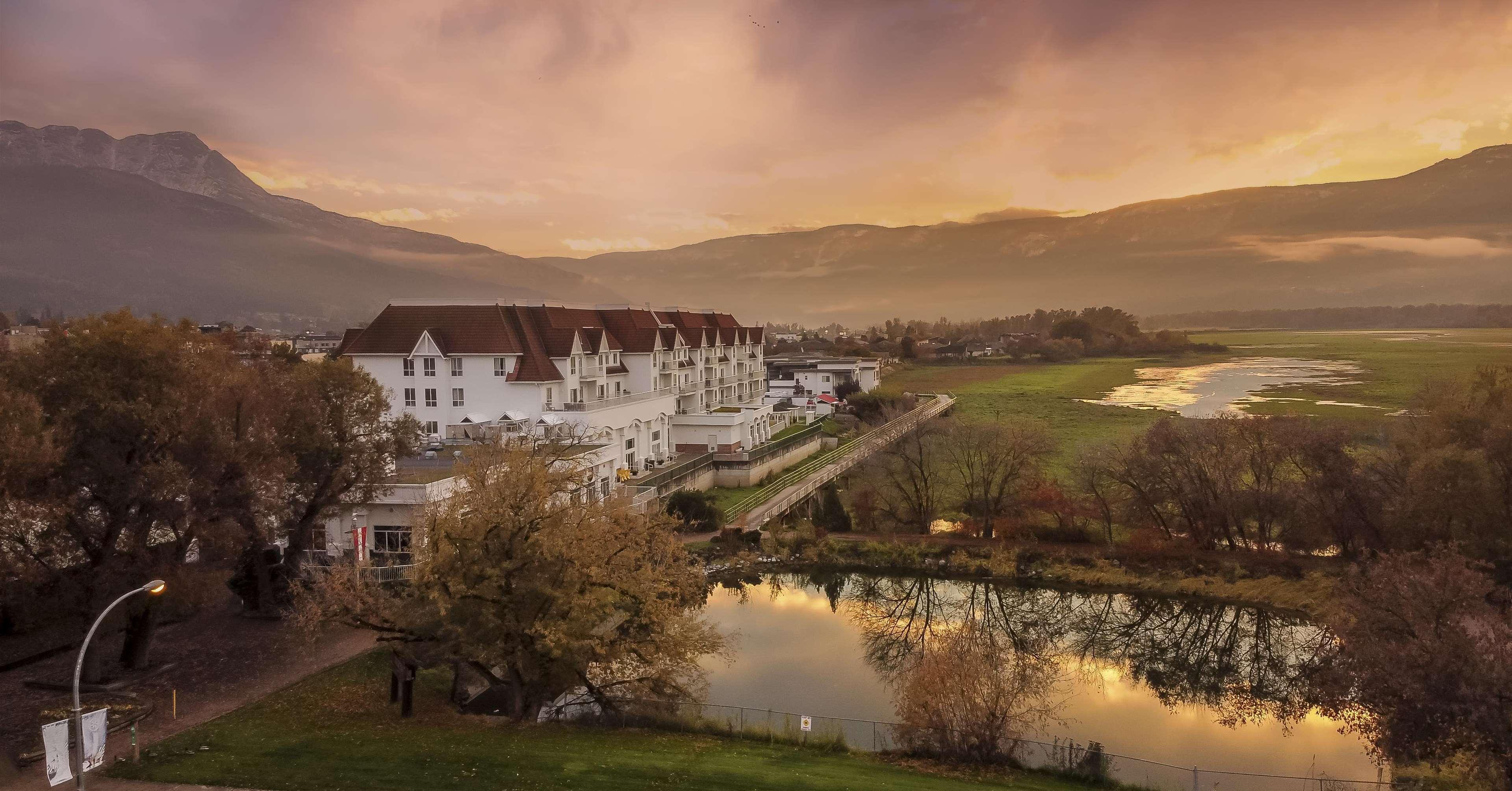 Prestige Harbourfront Resort, Worldhotels Luxury Salmon Arm Ngoại thất bức ảnh
