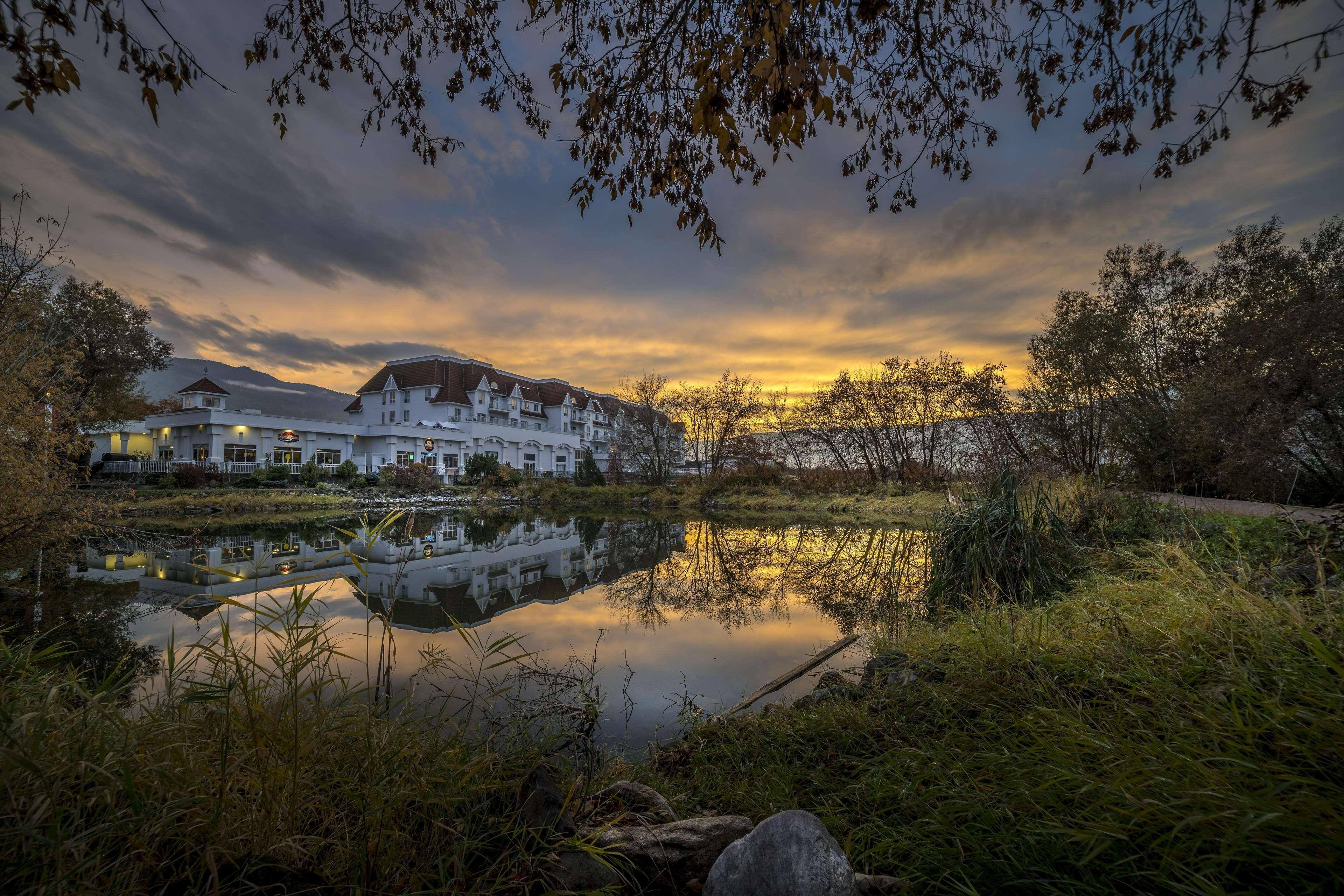 Prestige Harbourfront Resort, Worldhotels Luxury Salmon Arm Ngoại thất bức ảnh