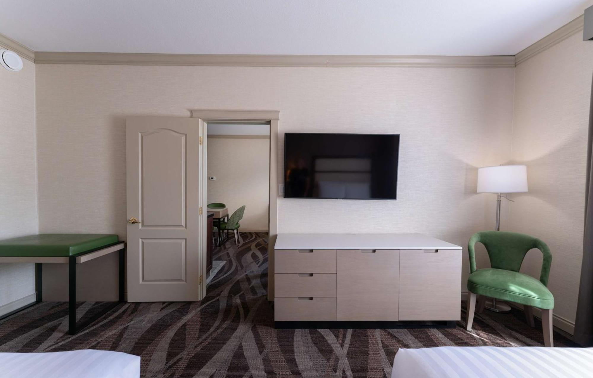 Prestige Harbourfront Resort, Worldhotels Luxury Salmon Arm Ngoại thất bức ảnh