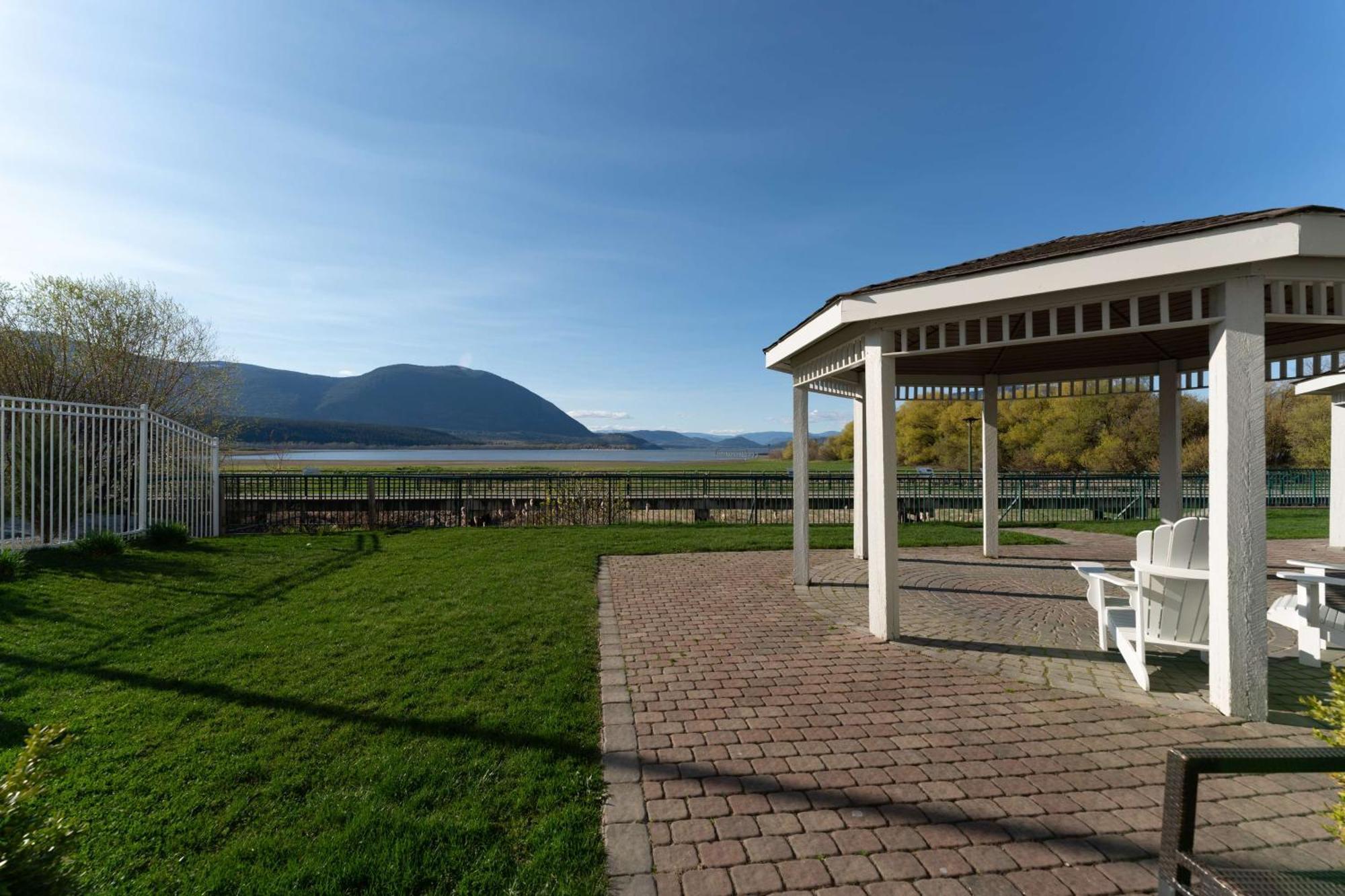 Prestige Harbourfront Resort, Worldhotels Luxury Salmon Arm Ngoại thất bức ảnh